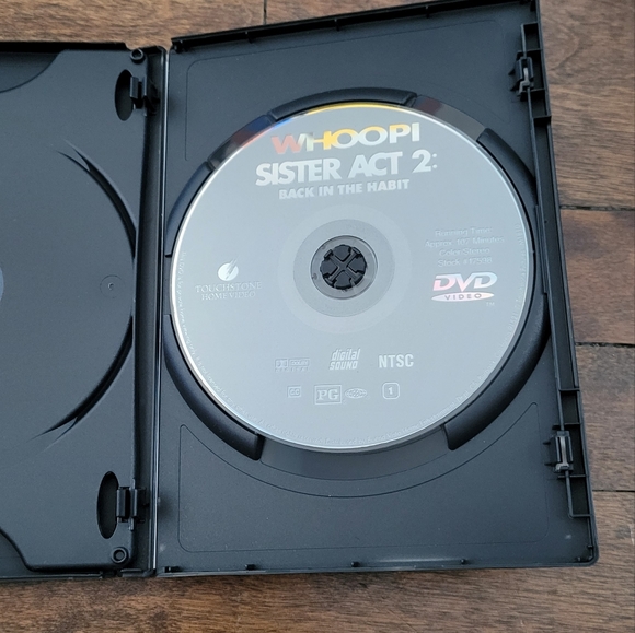 💫 2 for $8✨️ Sister Act 1 & 2 Dvd movoe box set gift set- english & french - Picture 4 of 4